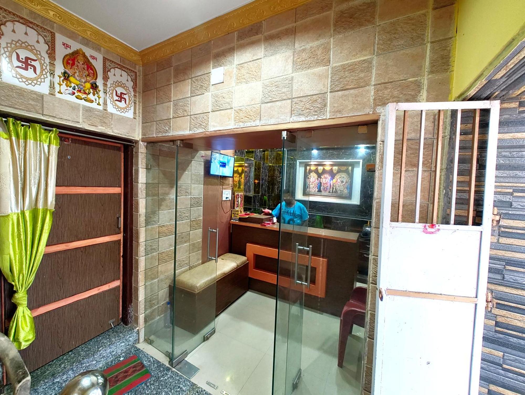 Goroomgo Sahoo Palace Puri - Prime Location Near Sea Beach - Excellent Service With Parking Facilities Dış mekan fotoğraf